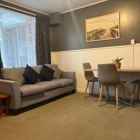 High Street Living Motel พิคตัน ภายนอก รูปภาพ