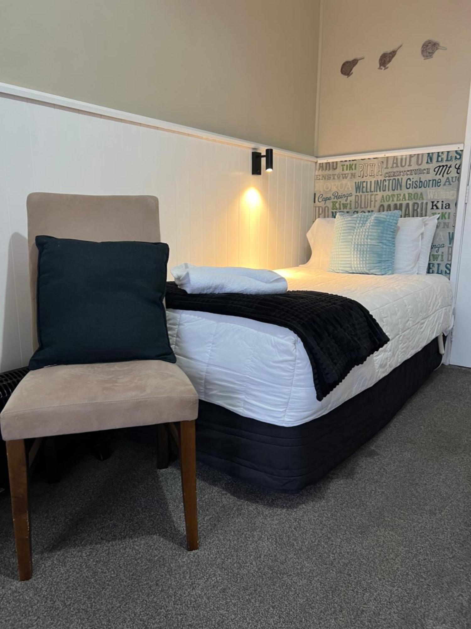 High Street Living Motel พิคตัน ภายนอก รูปภาพ