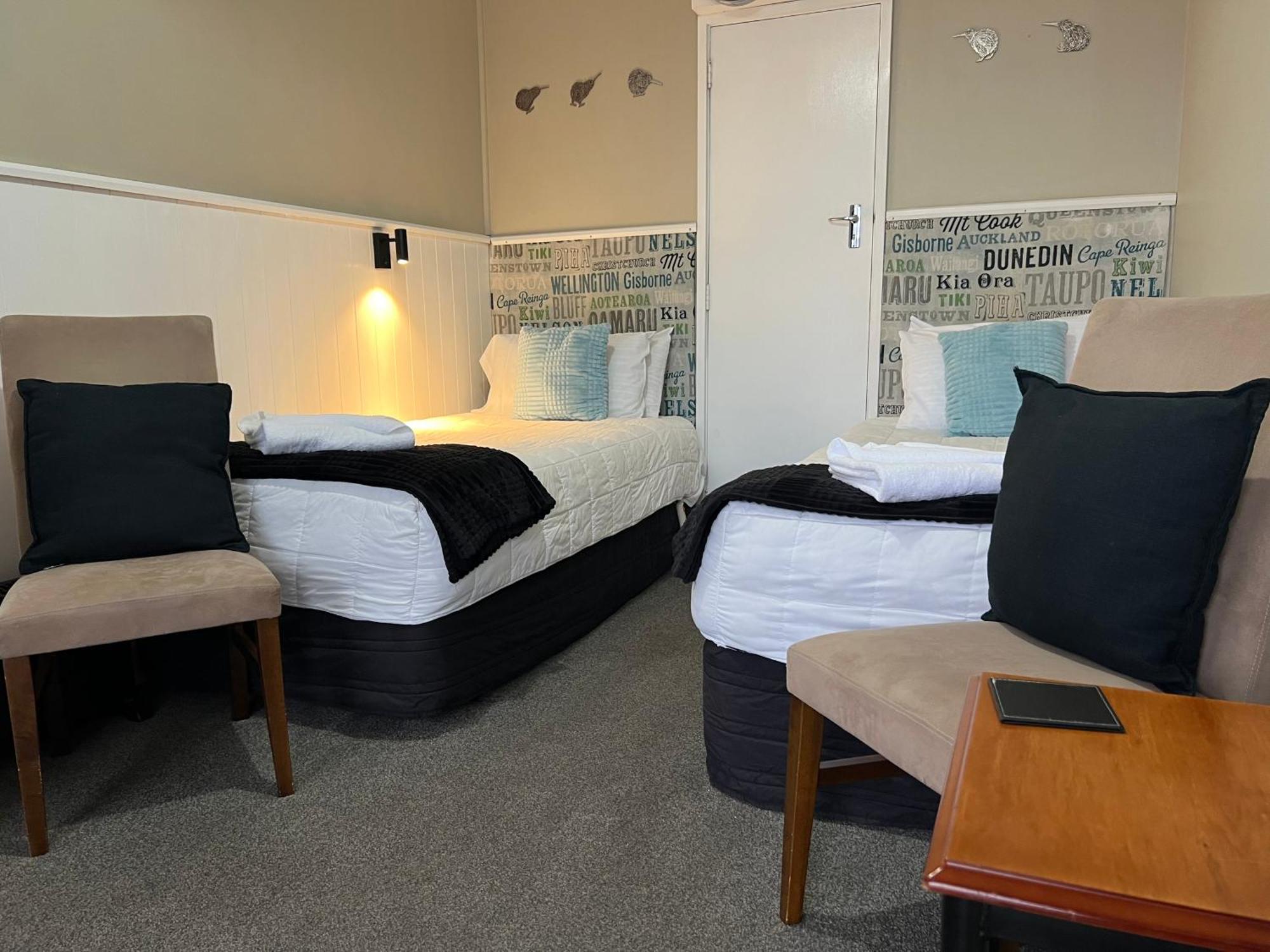 High Street Living Motel พิคตัน ภายนอก รูปภาพ