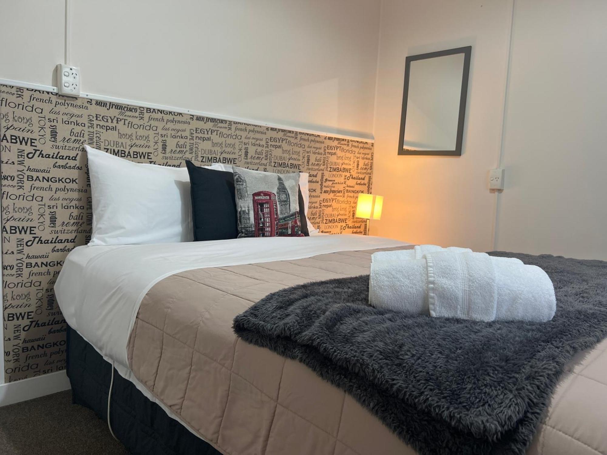 High Street Living Motel พิคตัน ภายนอก รูปภาพ