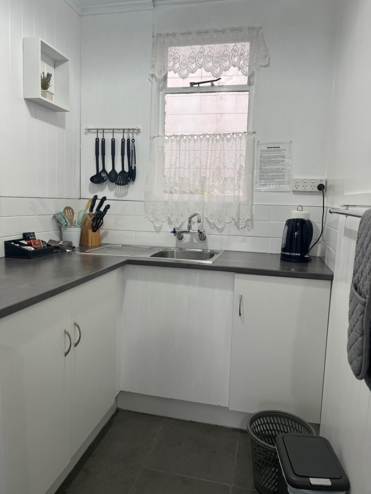 High Street Living Motel พิคตัน ภายนอก รูปภาพ