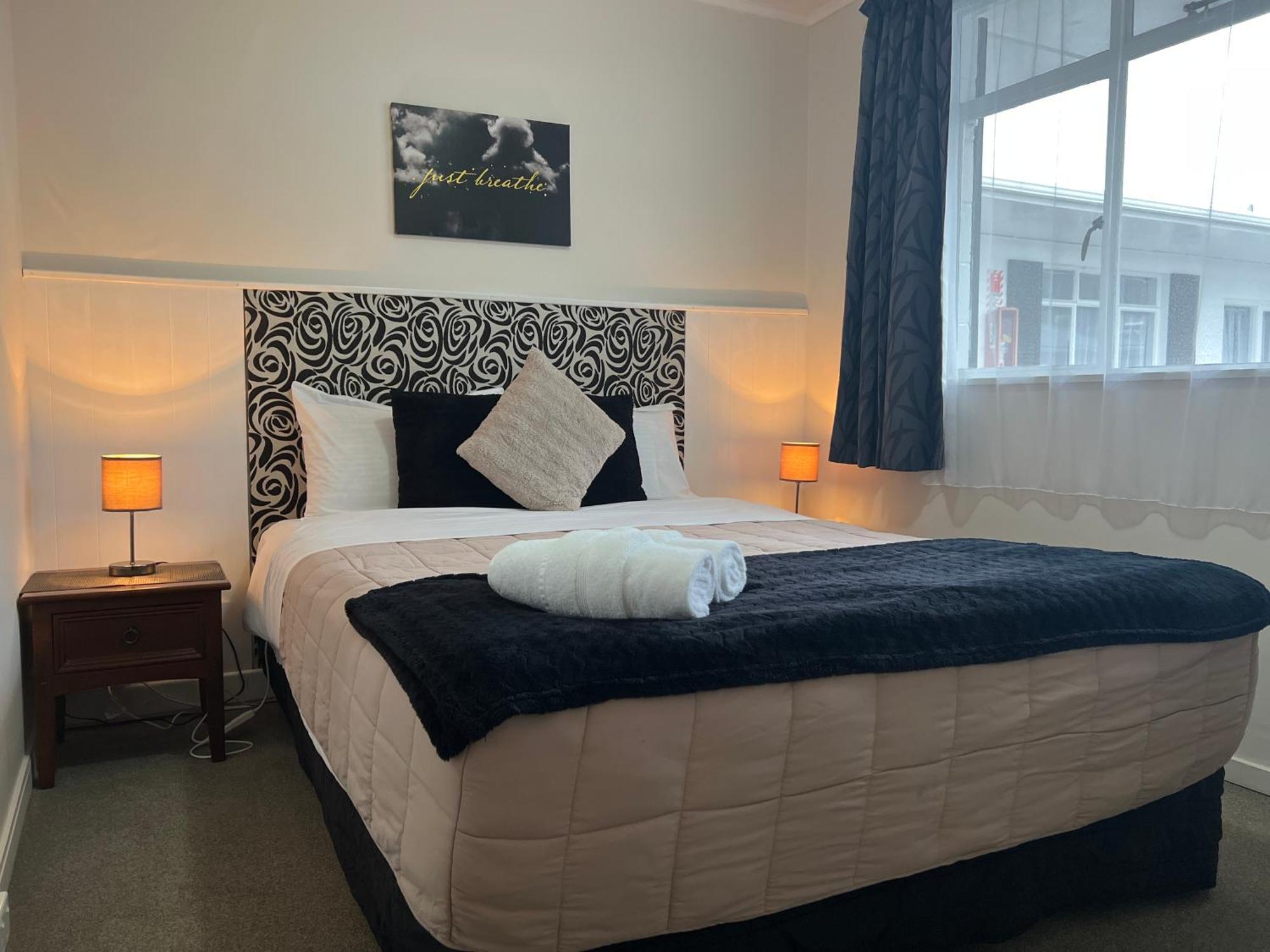 High Street Living Motel พิคตัน ภายนอก รูปภาพ