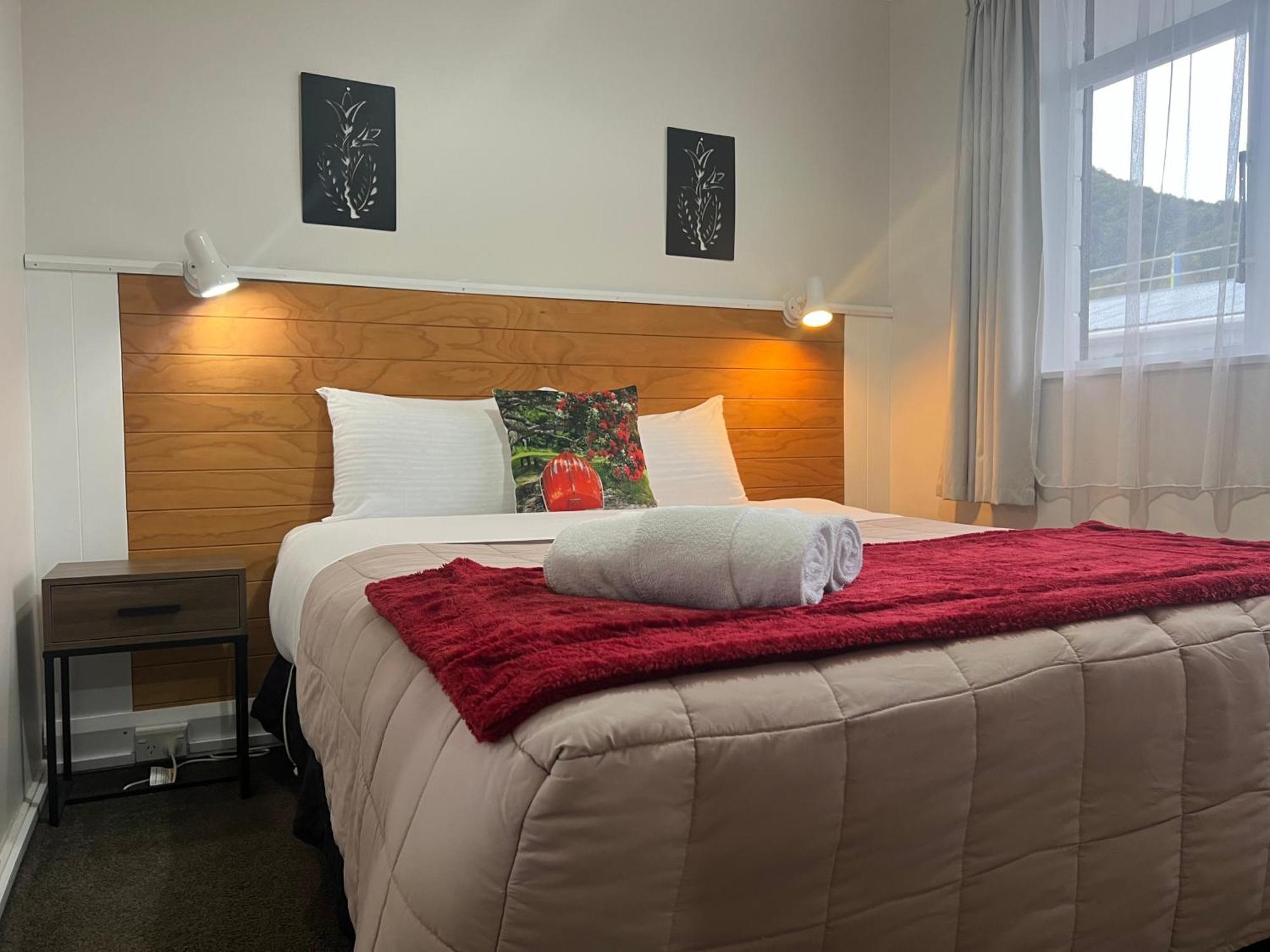 High Street Living Motel พิคตัน ภายนอก รูปภาพ