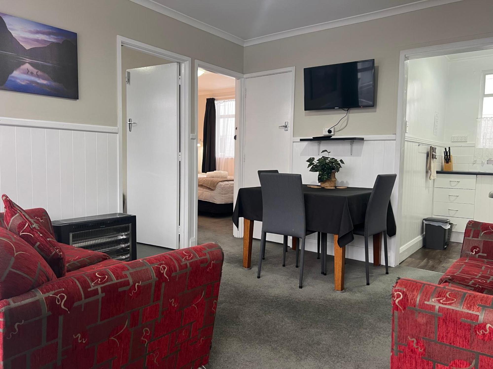 High Street Living Motel พิคตัน ภายนอก รูปภาพ