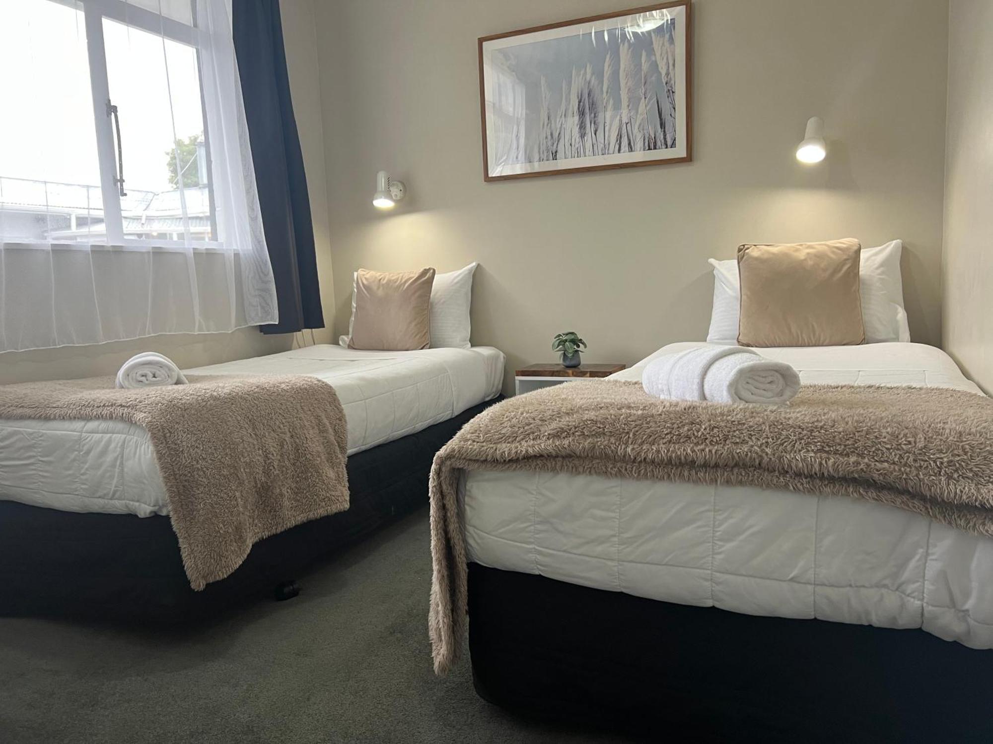 High Street Living Motel พิคตัน ภายนอก รูปภาพ