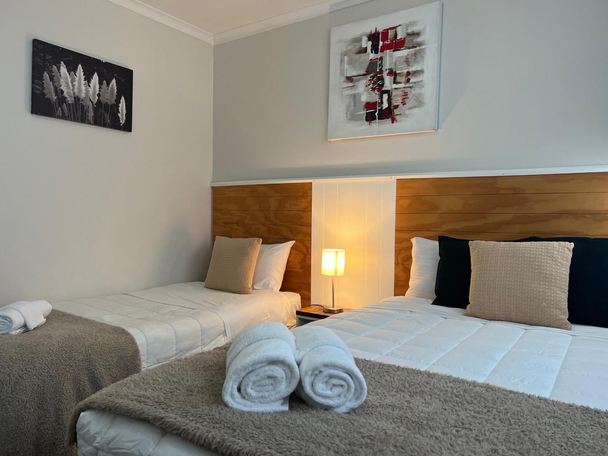 High Street Living Motel พิคตัน ภายนอก รูปภาพ