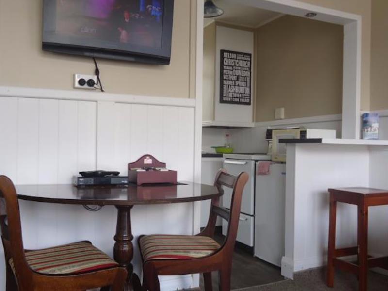 High Street Living Motel พิคตัน ภายนอก รูปภาพ