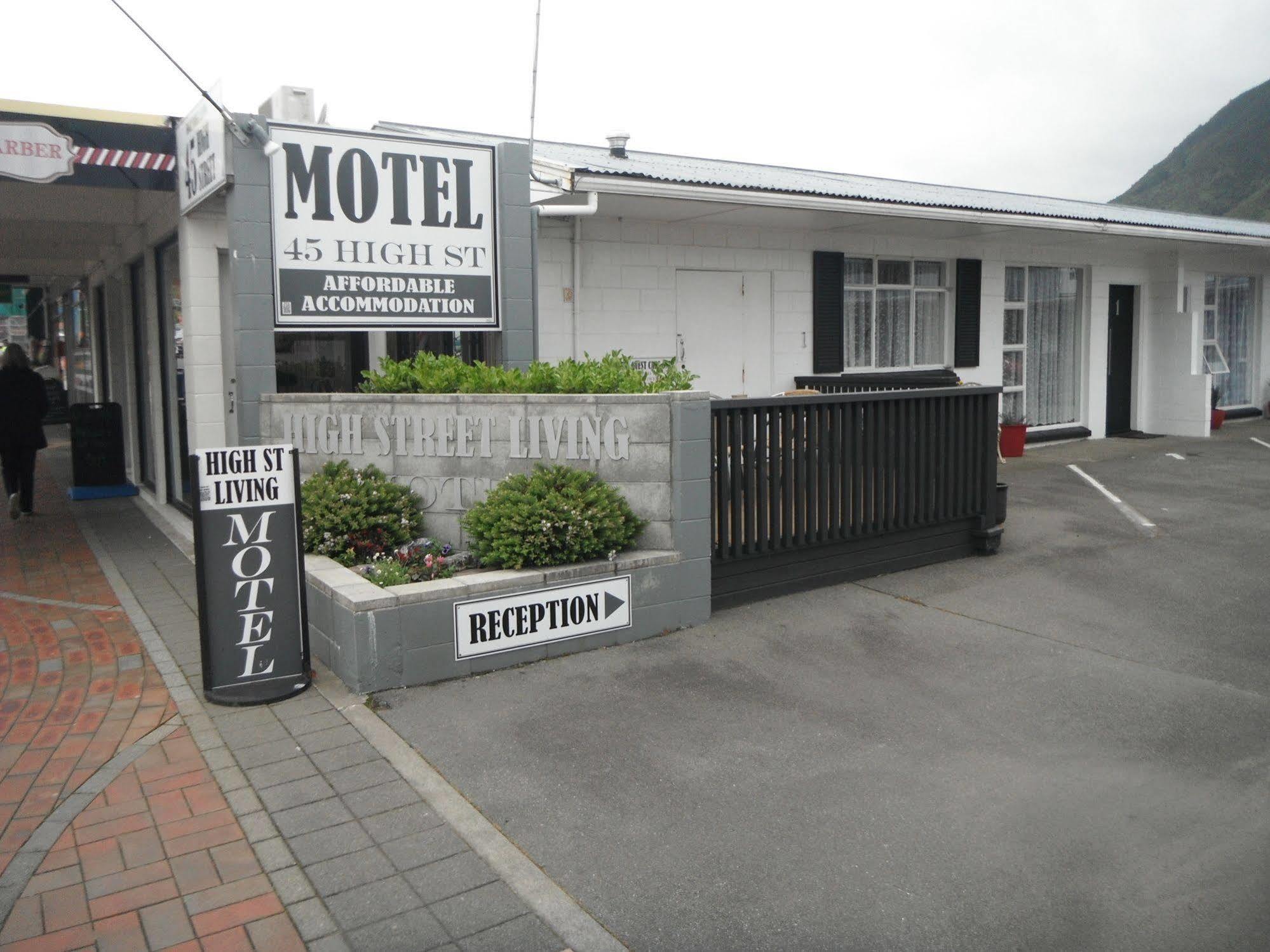 High Street Living Motel พิคตัน ภายนอก รูปภาพ