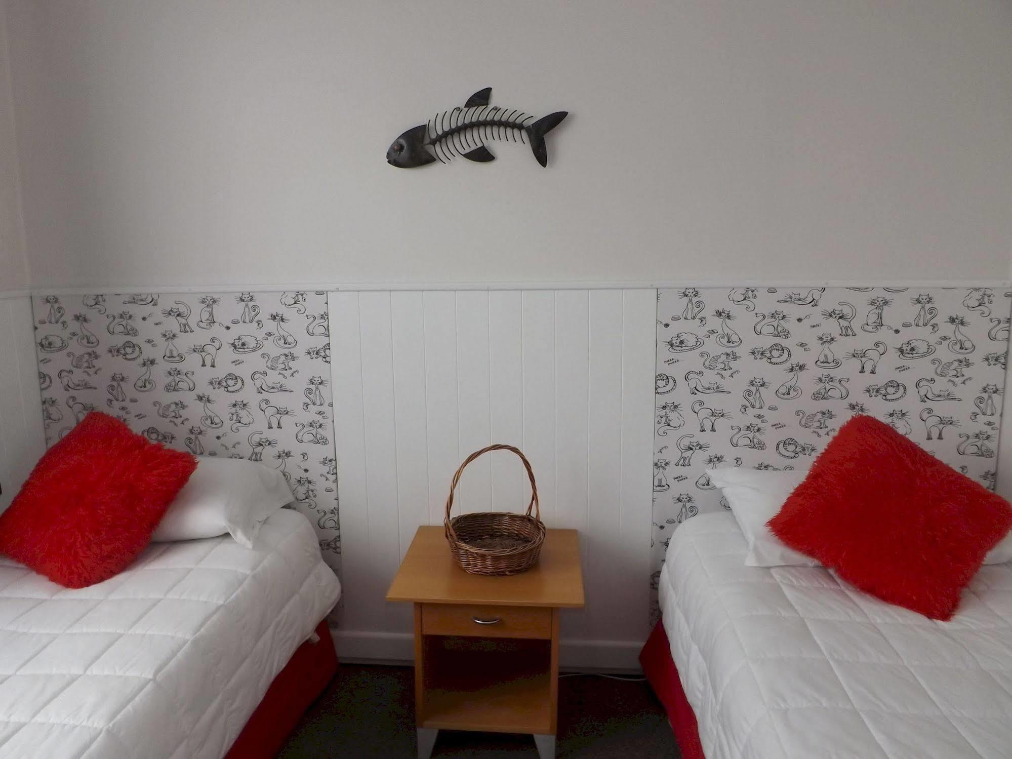 High Street Living Motel พิคตัน ภายนอก รูปภาพ