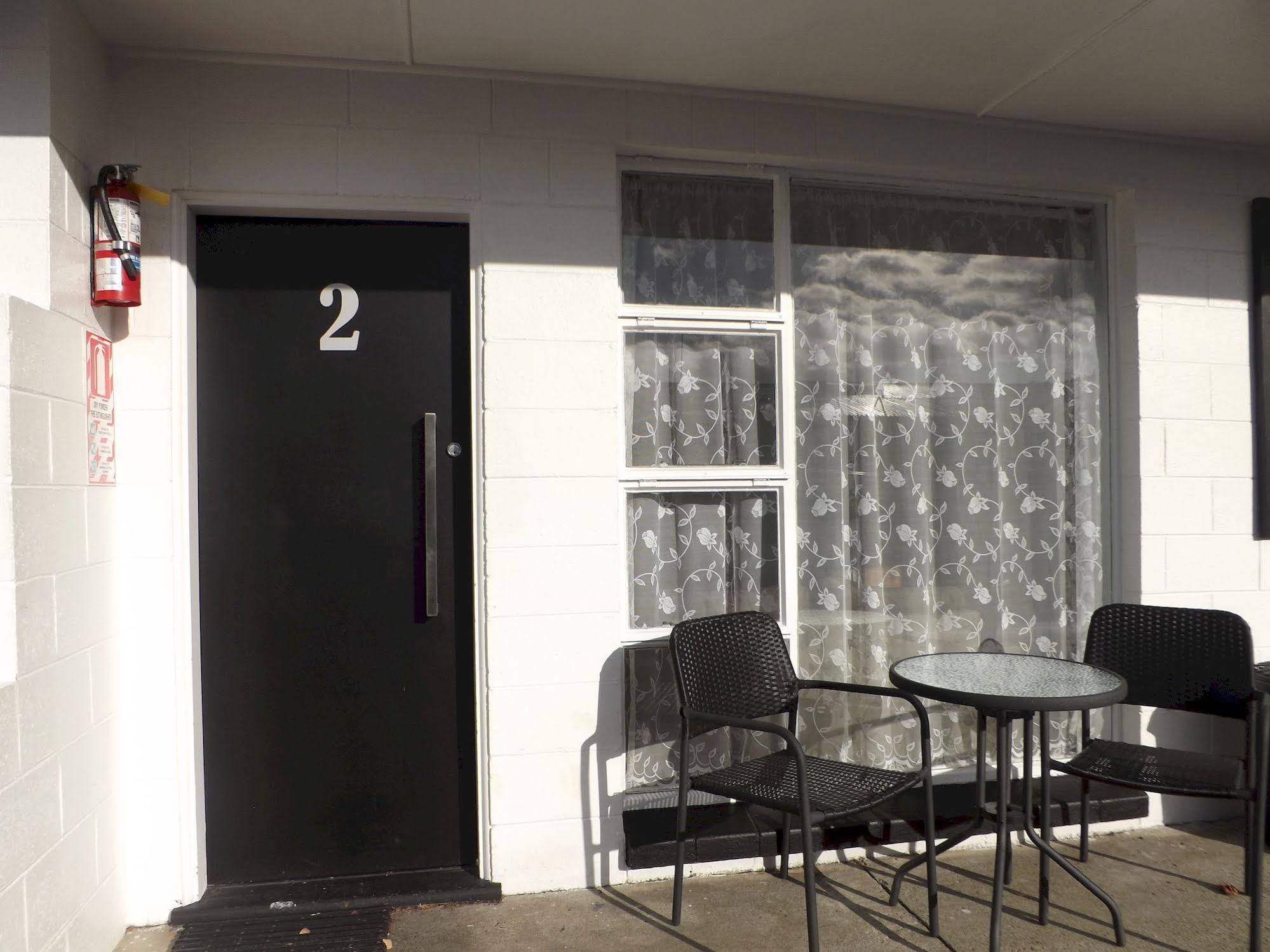 High Street Living Motel พิคตัน ภายนอก รูปภาพ