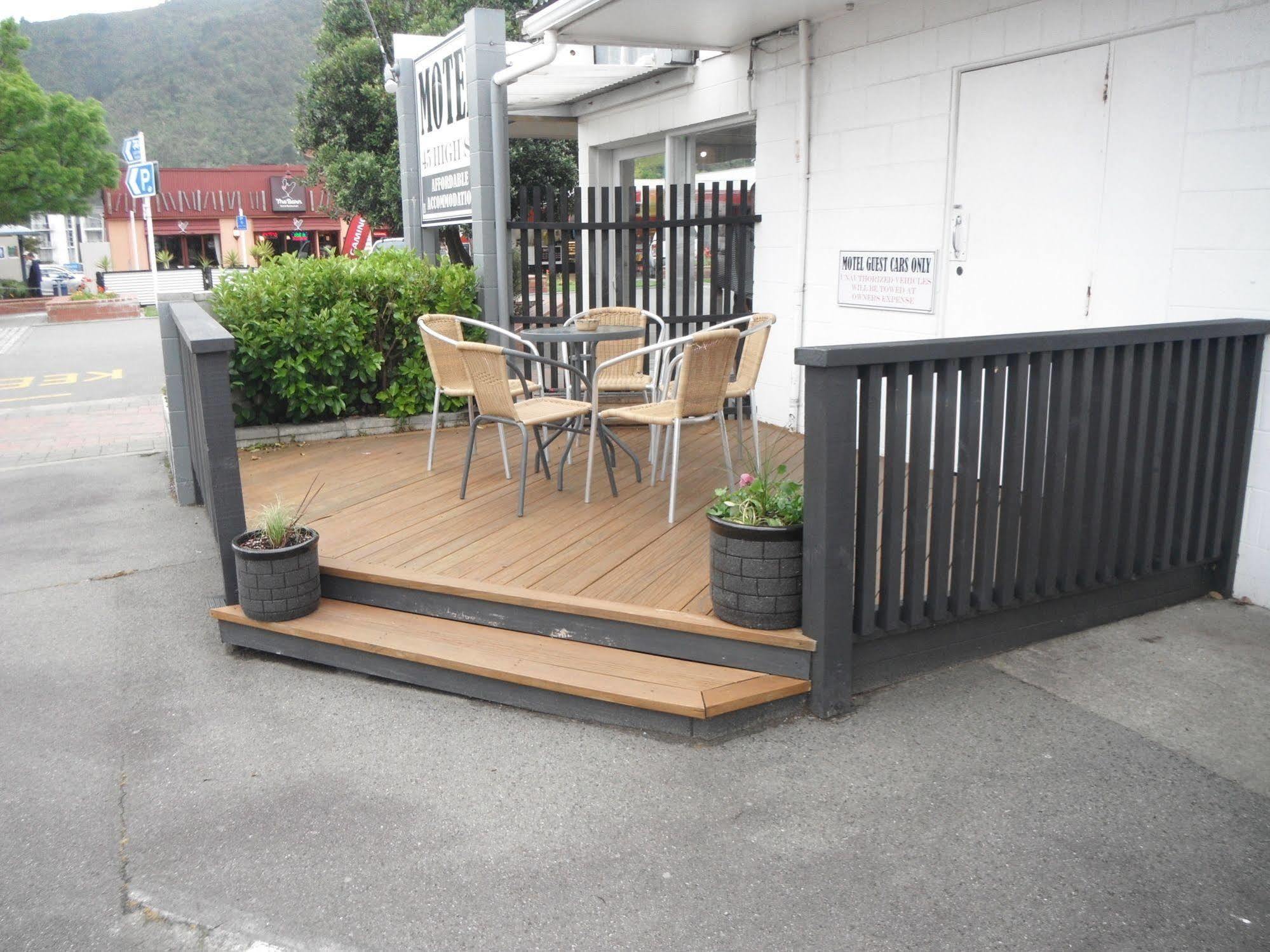 High Street Living Motel พิคตัน ภายนอก รูปภาพ